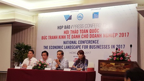 Businesses advised to improve management to deal with new challenges  - ảnh 1